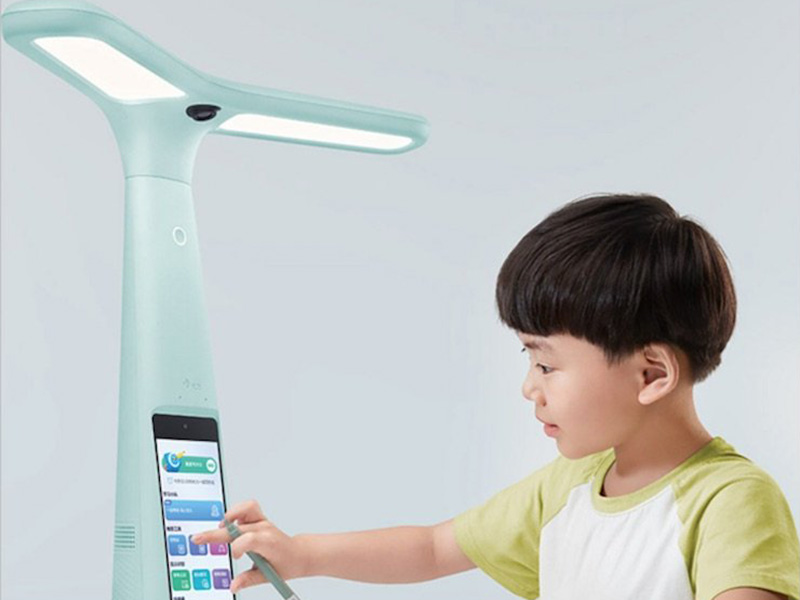 Nhiều &yacute; kiến cho rằng đ&egrave;n th&ocirc;ng minh x&acirc;m phạm quyền ri&ecirc;ng tư của trẻ em